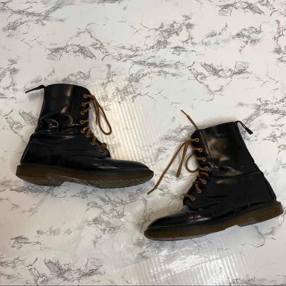 Dr. Martens 1460 Black Boanil Leather Boot - Picture 5 of 9